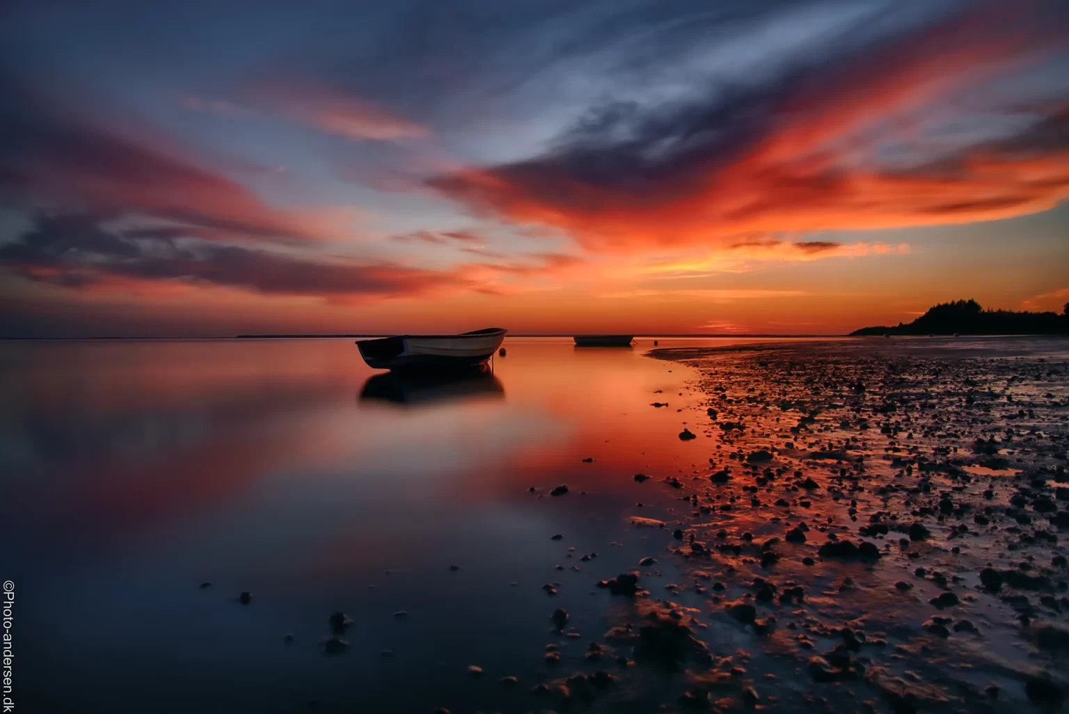 Bådene ved Sjelborg strand, hvor vandet trak sig
