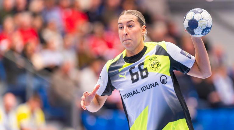 Dana Bleckmann i aktion for BV Borussia Dortmund under Champions League-kampen mod Team Esbjerg