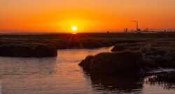 Sneum sluse, hvor man ser Esbjerg, havn i baggrunden