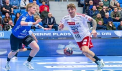 Anders Kragh Martinusen i nær kamp mod Ribe Esbjerg HHs Elvar Ásgeirsson Anders Kragh Martinusen i nær kamp mod Ribe Esbjerg HHs forsvar
