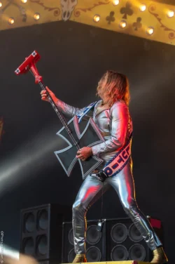 Stig Pedersen har været bassist så længe som D-A-D Har eksisteret og var med til at danne gruppen Disneyland after Dark, hvor de var tæt på at blive sagsøgt af den store gigant fra USA DIsney. pga ophavsretten på navnet Disneyland. Derfor hedder de idag D.A.D.