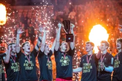 Med ild i baggrunden, løftede GOG pokalen efter sejren over Skjern Håndbold i final4, i Jyske Bank Boxen. Med ild i baggrunden, løftede GOG pokalen efter sejren over Skjern Håndbold i final4, i Jyske Bank Boxen.