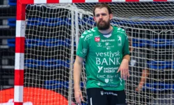 Emil Tellerup fra Lemvig Thyborøn står som altid klar på mål, og laver de sjoveste ansigter når kampen er igang. Emil Tellerup fra Lemvig Thyborøn står som altid klar på mål, og laver de sjoveste ansigter når kampen er igang.