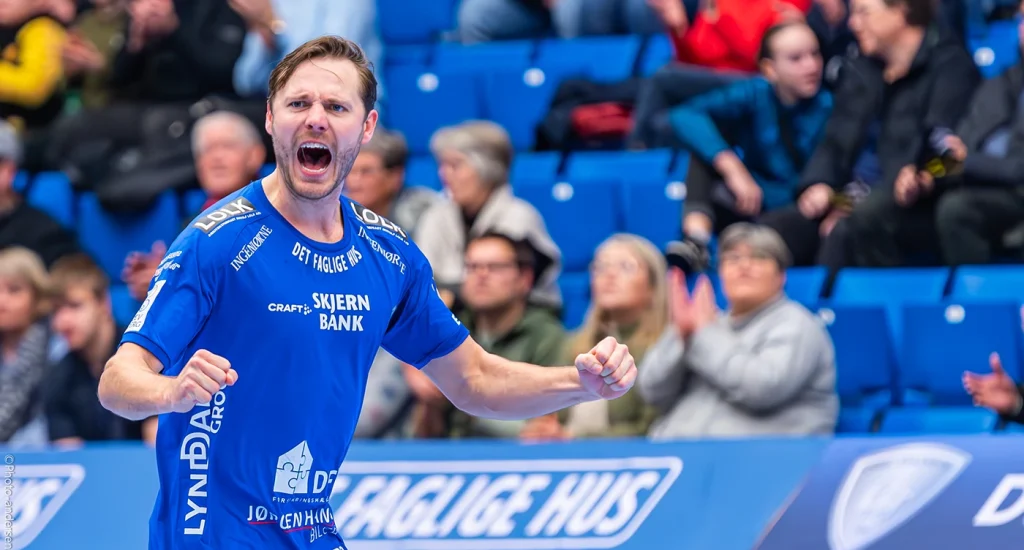 Mathias Jørgensen i stort jubel efter scoring.