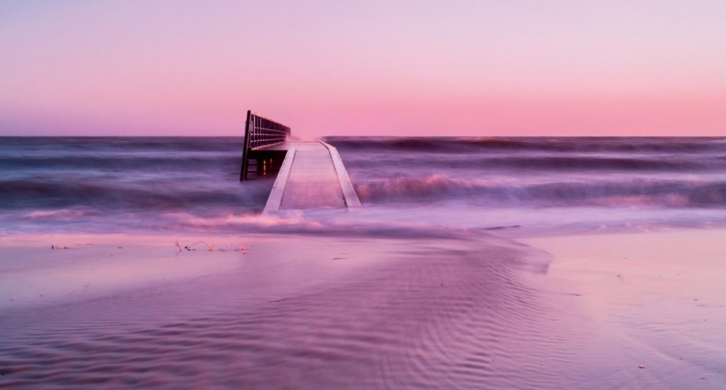 Hvidbjerg Strand er en populær strand beliggende i Danmark, nær Hvidbjerg