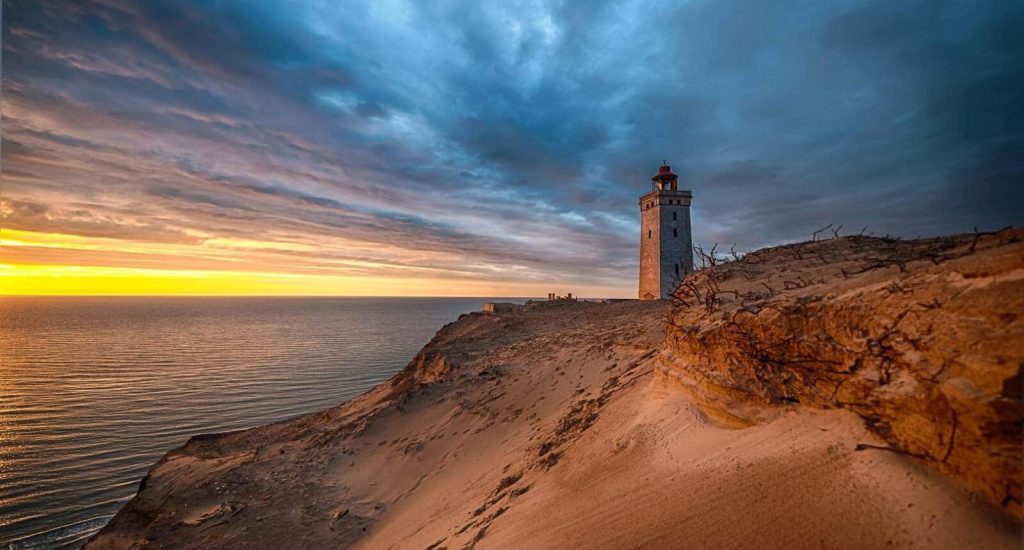Rubjerg Knude fyr ved Løkken oppe ved Nordjylland, Danmark.
